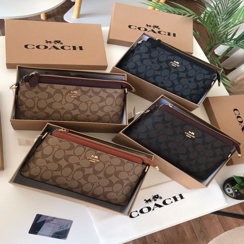 شنطة نسائية من ماركة كوتش COACH