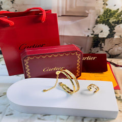 اسوارة وخاتم من ماركة كارتير