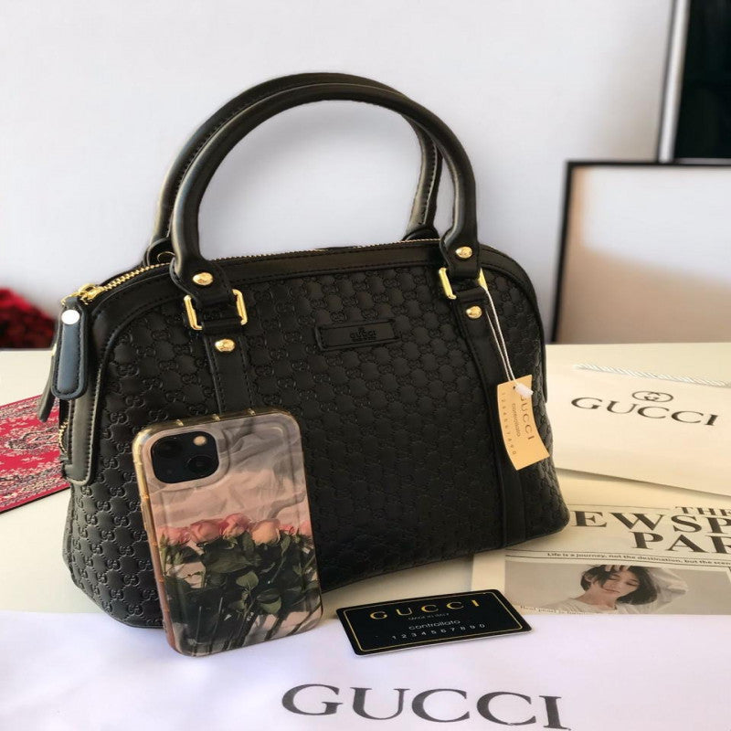 شنطة نسائية من ماركة قوتشي GUCCI