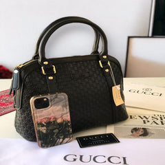 شنطة نسائية من ماركة قوتشي GUCCI