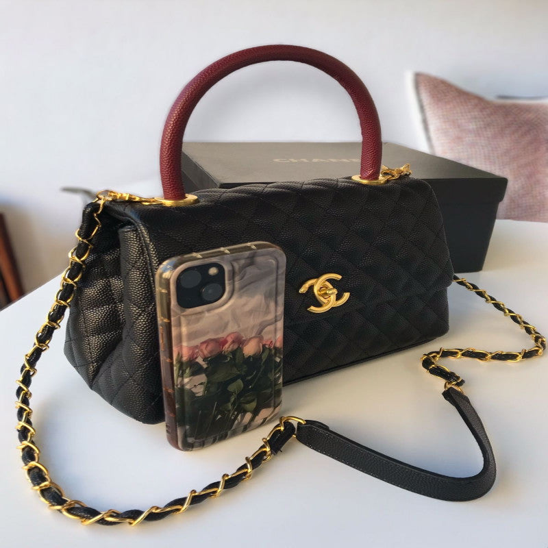 شنطة نسائية انيقة من ماركة شانيل CHANEL