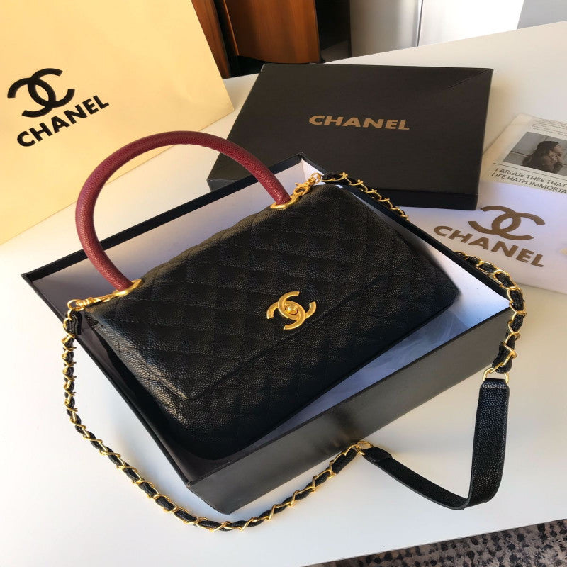 شنطة نسائية انيقة من ماركة شانيل CHANEL
