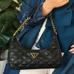 شنطة نسائية من ماركة جيس