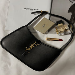 شنطة نسائية من ماركة سان لوران YSL