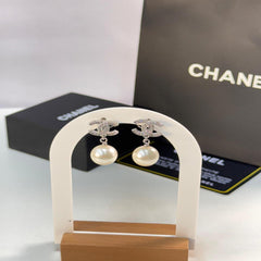 حلق نسائي من ماركة شانيل CHANEL